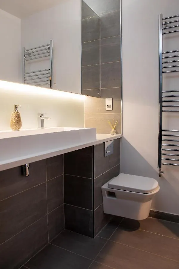 The Vanguard York - Private Residence בית הארחה